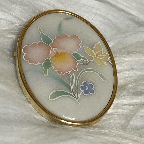 Vintage Jewelry - Vintage Painted Flower Brooch